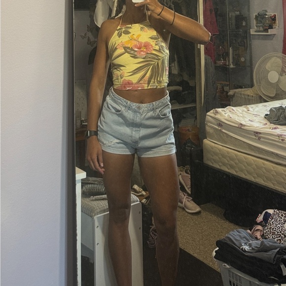 Forever 21 shorts. Size 26 - Picture 4 of 4